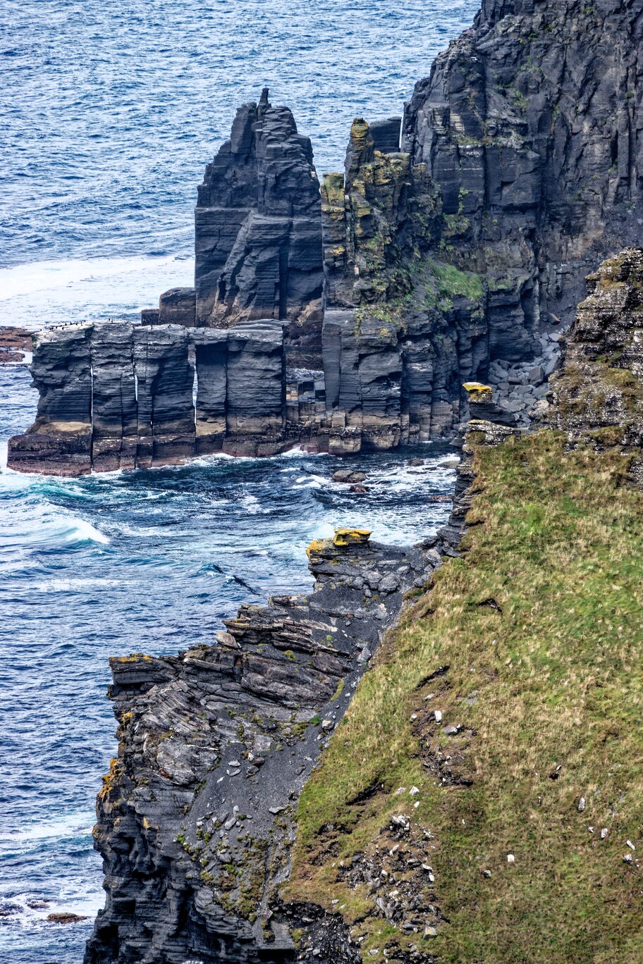 is cliffs of moher safe for kids