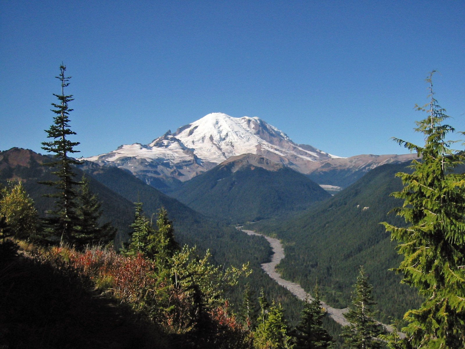 northern loop trail mount rainier itinerary