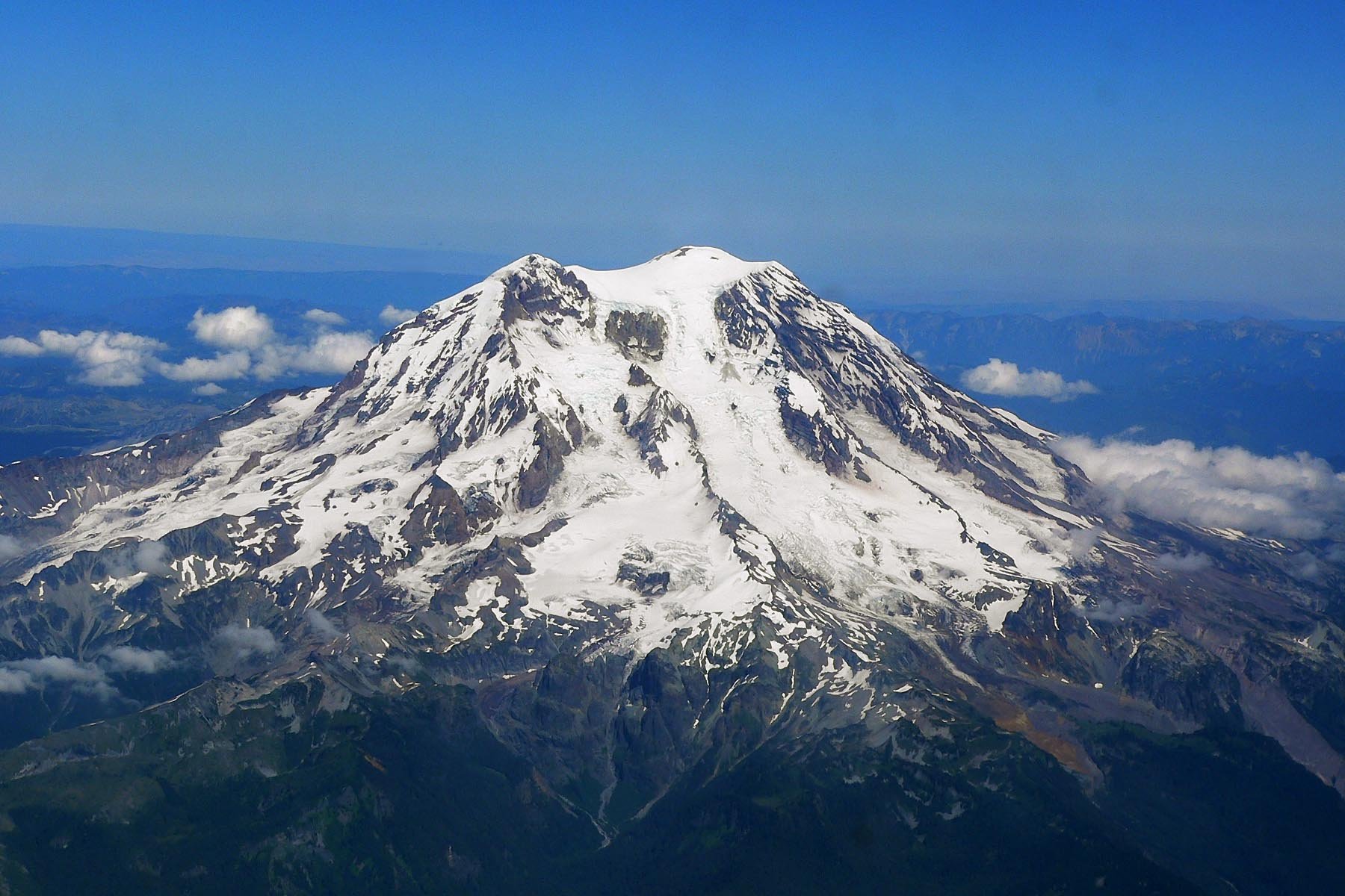 fault under mount rainier